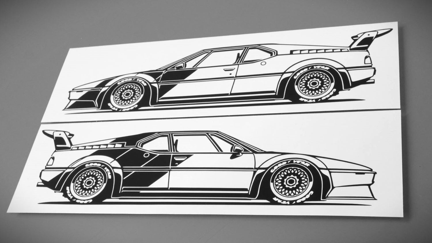 Rechte und Linke Seitenansicht vom BMW Procar Sticker von STiCKAR. autmotive