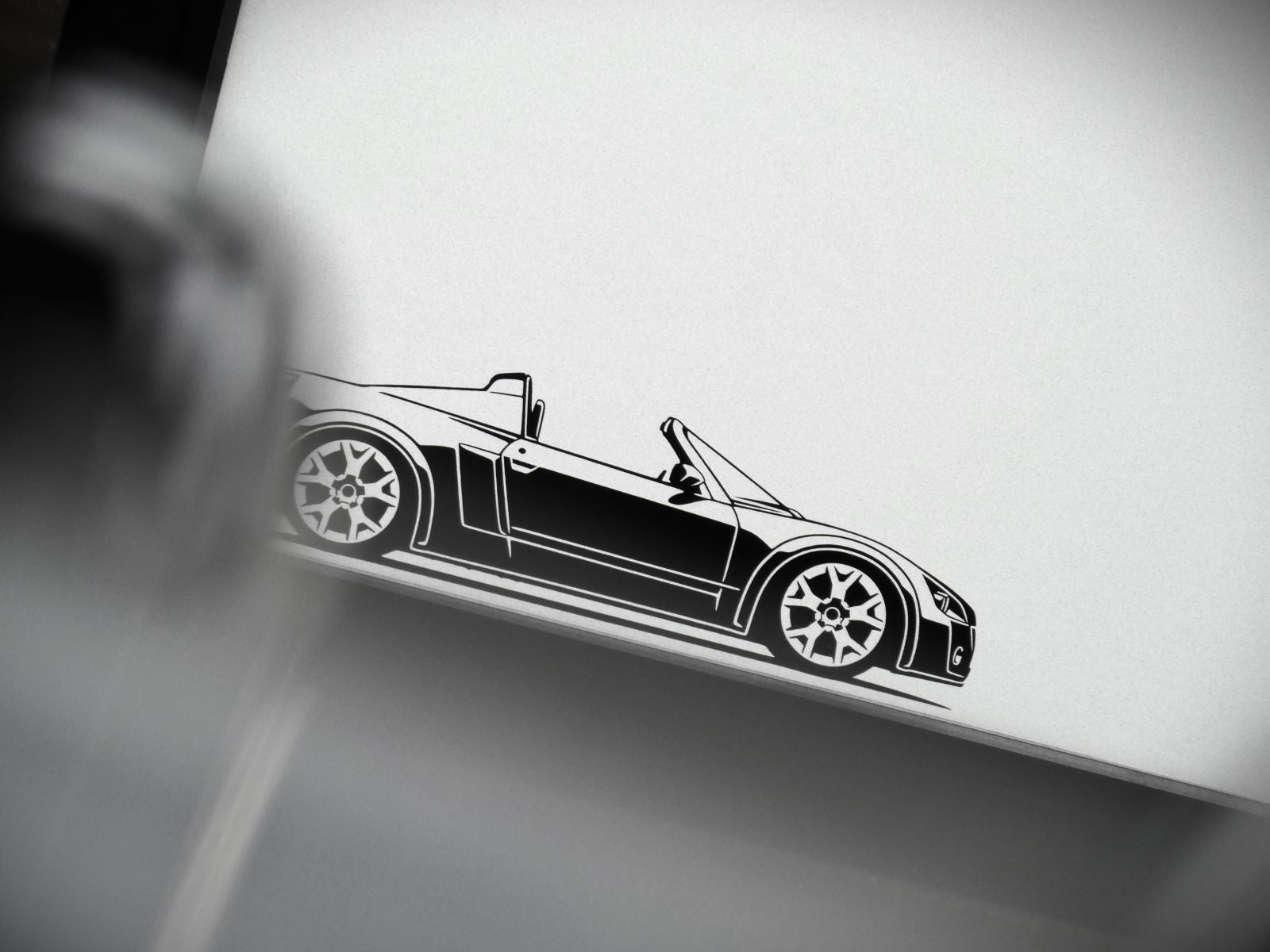 Auto Silhouette eines Opel Speedster verklebt in einer Windschutzscheibe Front entlang der Punktmatrix
